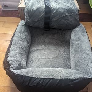 NEW Pet Car Seat ifurffy brand. New without original packaging